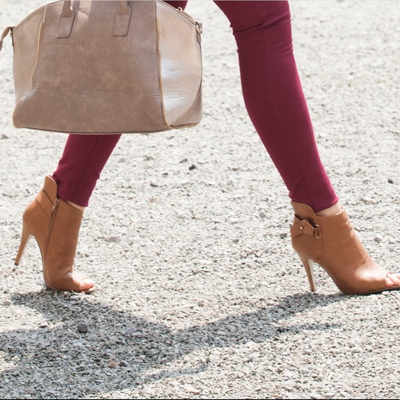 Gorgeous Periera Suede Peep Toe Heel Booties ♥️ - Picture 3 of 13